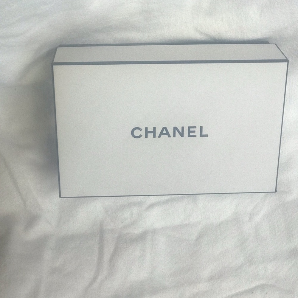 Chanel Box - Picture 1 of 10